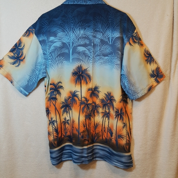 Maui Maui Hawaiian shirts men's  Size Medium Beach Palm trees graphics - Picture 6 of 8